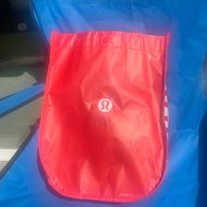 Red lululemon small tote bag